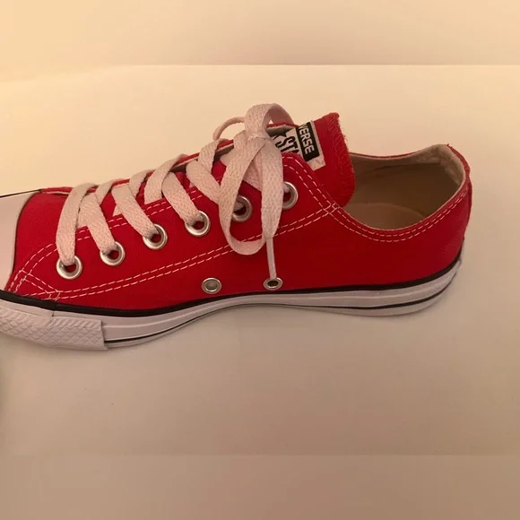CONVERSE CLASSIC RED CANVAS SNEAKERS W/WHITE RUBBER SOLES AND TOE CAPS. UNISEX - Picture 2 of 10